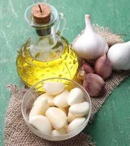 طرز استفاده از روغن سیر سیاه برای مو