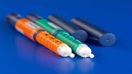 تامین انسولین قلمی برند طی چند هفته آتی/ نمونه ایرانی تمام انسولین ها در داروخانه ها