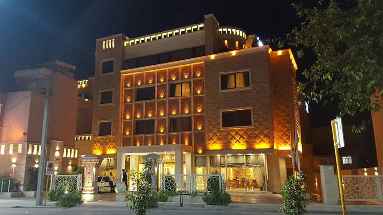معرفی 15 بهترین هتل ها و اقامتگاه های شیراز