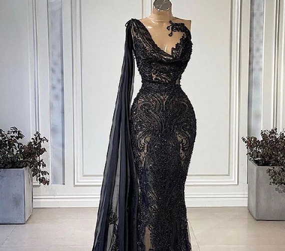 نکات تکمیلی در تمیزکاری و نهایی سازی لباس دکلته